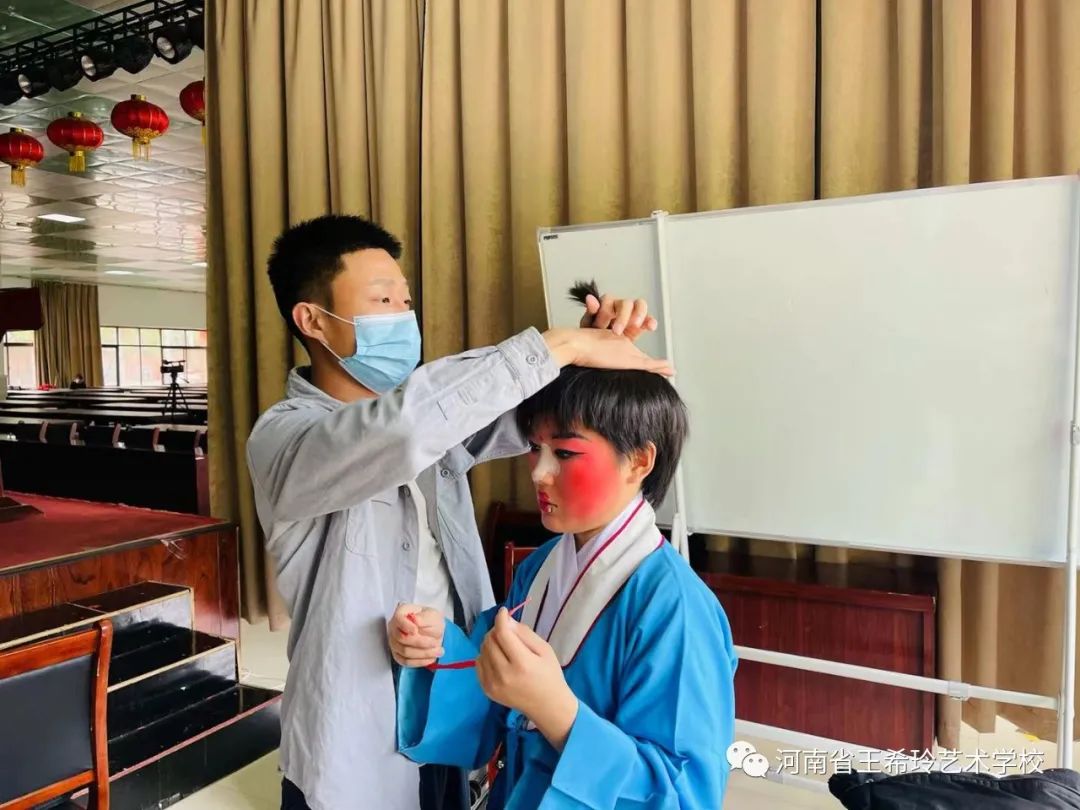 走进校园，弘扬国粹 (http://www.hnyixiao.com/) 教学实践 第1张