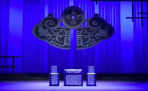 这两个物件在戏曲舞台竟能化万物 校内新闻 第1张-郑州艺术学校-河南省艺术学校-郑州音乐艺术中专-郑州工程技术学院中专部 这两个物件在戏曲舞台竟能化万物 (http://www.hnyixiao.com/) 校内新闻 第1张