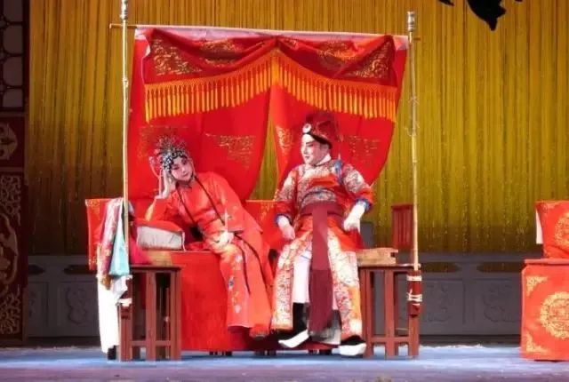 这两个物件在戏曲舞台竟能化万物 校内新闻 第10张-郑州艺术学校-河南省艺术学校-郑州音乐艺术中专-郑州工程技术学院中专部 这两个物件在戏曲舞台竟能化万物 (http://www.hnyixiao.com/) 校内新闻 第10张