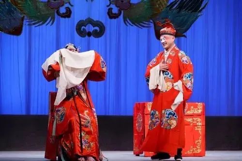 这两个物件在戏曲舞台竟能化万物 校内新闻 第7张-郑州艺术学校-河南省艺术学校-郑州音乐艺术中专-郑州工程技术学院中专部 这两个物件在戏曲舞台竟能化万物 (http://www.hnyixiao.com/) 校内新闻 第7张