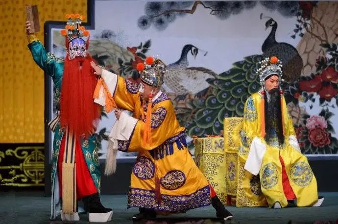 这两个物件在戏曲舞台竟能化万物 校内新闻 第5张-郑州艺术学校-河南省艺术学校-郑州音乐艺术中专-郑州工程技术学院中专部 这两个物件在戏曲舞台竟能化万物 (http://www.hnyixiao.com/) 校内新闻 第5张