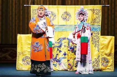 这两个物件在戏曲舞台竟能化万物 校内新闻 第11张-郑州艺术学校-河南省艺术学校-郑州音乐艺术中专-郑州工程技术学院中专部 这两个物件在戏曲舞台竟能化万物 (http://www.hnyixiao.com/) 校内新闻 第11张