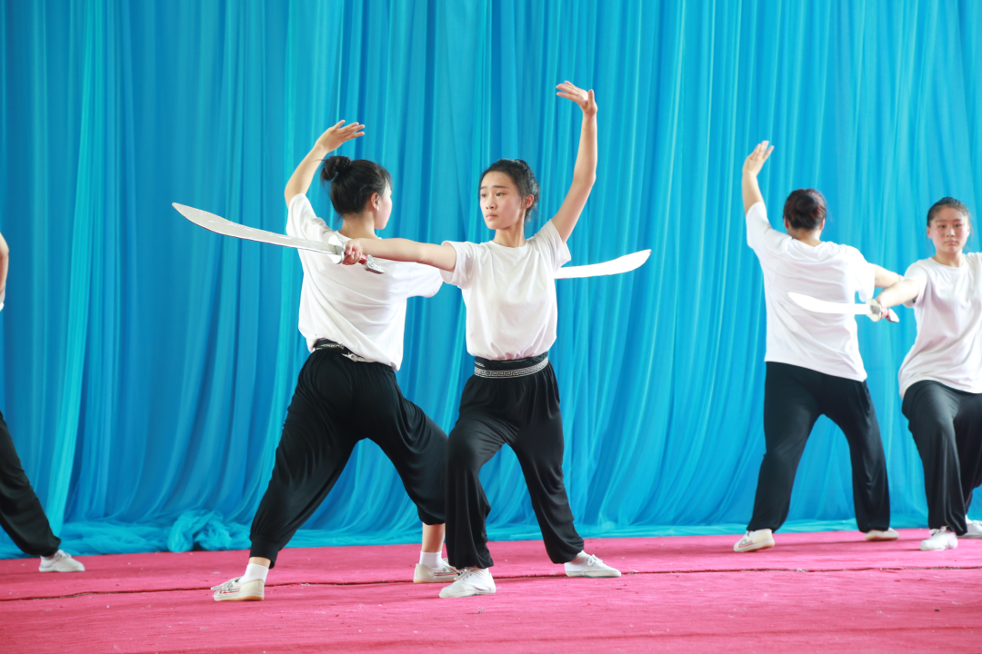 2022-2023学年第二学期期末考试圆满结束 (http://www.hnyixiao.com/) 校内新闻 第27张
