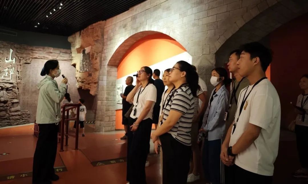 学习红旗渠精神，汲取红色力量​ (http://www.hnyixiao.com/) 校内新闻 第4张