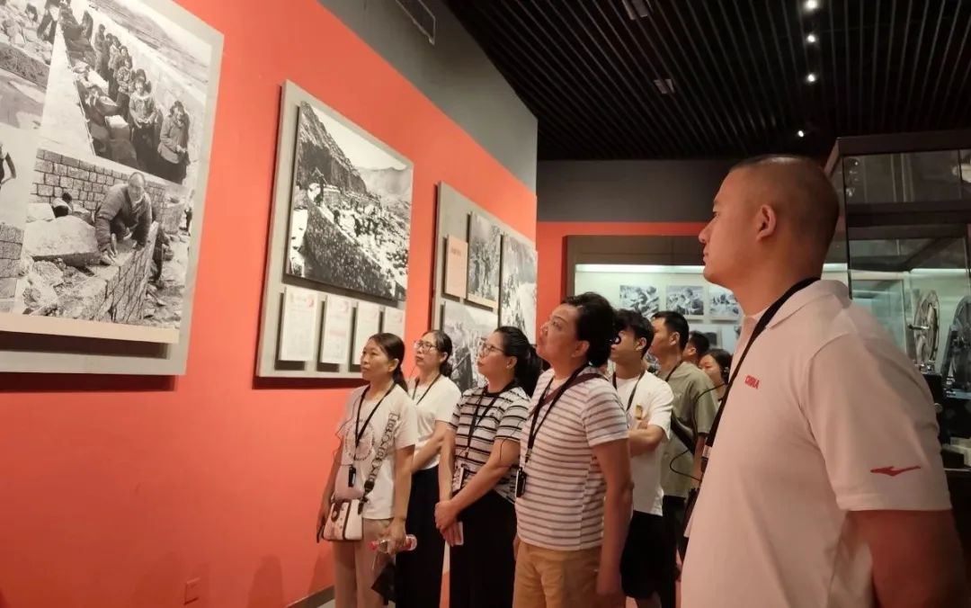 学习红旗渠精神，汲取红色力量​ (http://www.hnyixiao.com/) 校内新闻 第3张
