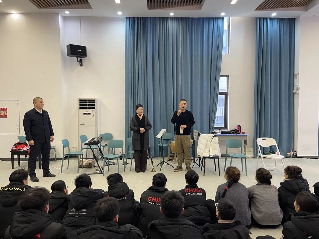 郑州市戏剧艺术保护传承发展中心主任张艳萍到我校参观交流 (http://www.hnyixiao.com/) 校内新闻 第1张