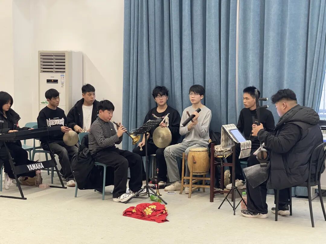 郑州市政协委员一行莅临我校参观指导 (http://www.hnyixiao.com/) 校内新闻 第3张