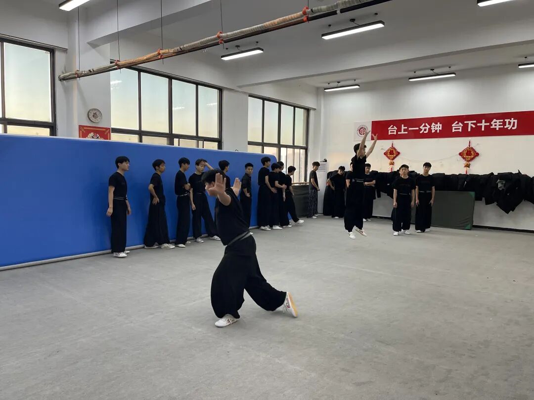 郑州市政协委员一行莅临我校参观指导 (http://www.hnyixiao.com/) 校内新闻 第4张